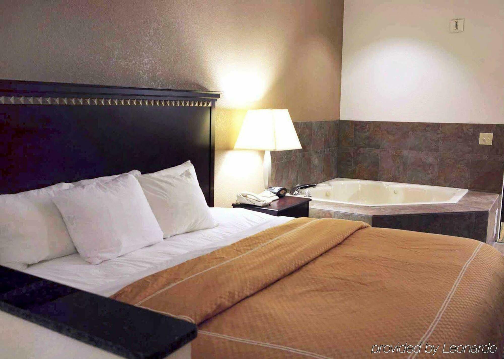 Quality Suites Burleson - Ft Worth Habitación foto